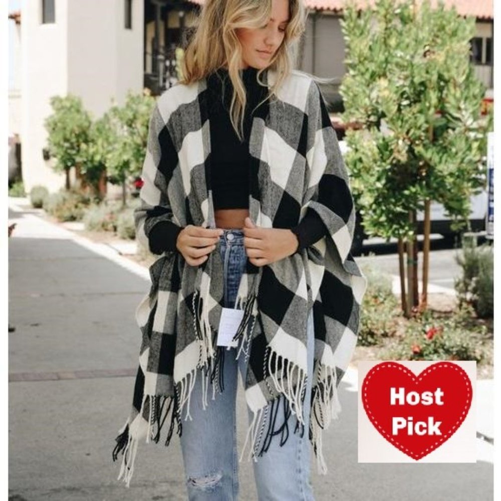 Oversized Plaid Poncho Size 51" x 63" Black, White and Gray - Picture 1 of 4